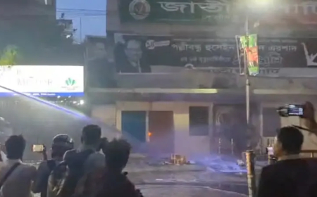 জাতীয় পার্টির (জাপা) কেন্দ্রীয় কার্যালয়ে ভাঙচুর ও অগ্নিসংযোগ