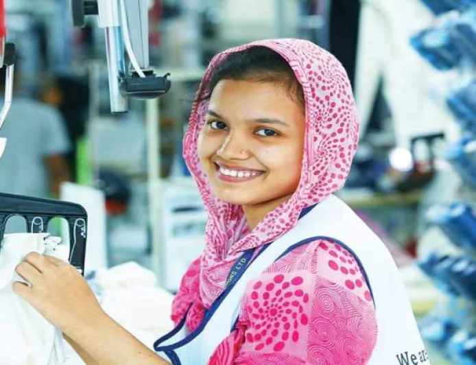 পোশাক শিল্পে দক্ষ জনশক্তি তৈরিতে চলছে ফ্রি প্রশিক্ষণ প্রোগ্রাম।